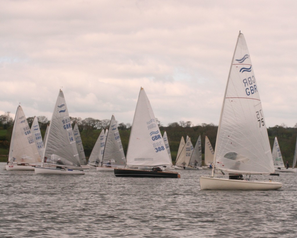 Pre start in a gentle breeze - UK Finn Inland Championships 2011 © Roadford Lake Sailing Club http://www.roadfordlakesailingclub.org.uk
